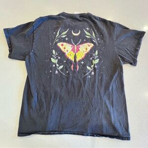 Mystical butterfly moth moon on back of tee Sz Large